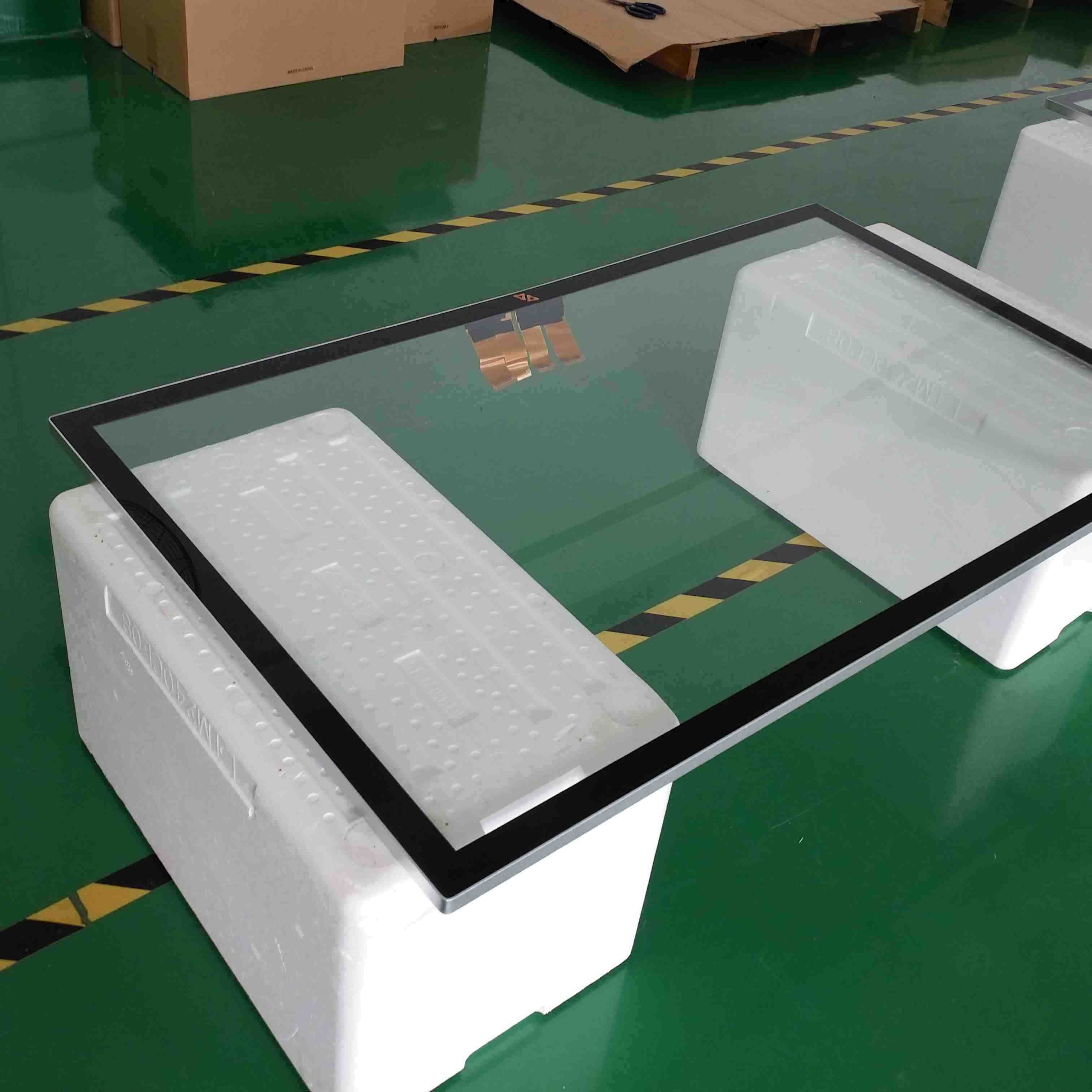 Kaca tempered dengan ukuran dan desain yang disesuaikan untuk LCD