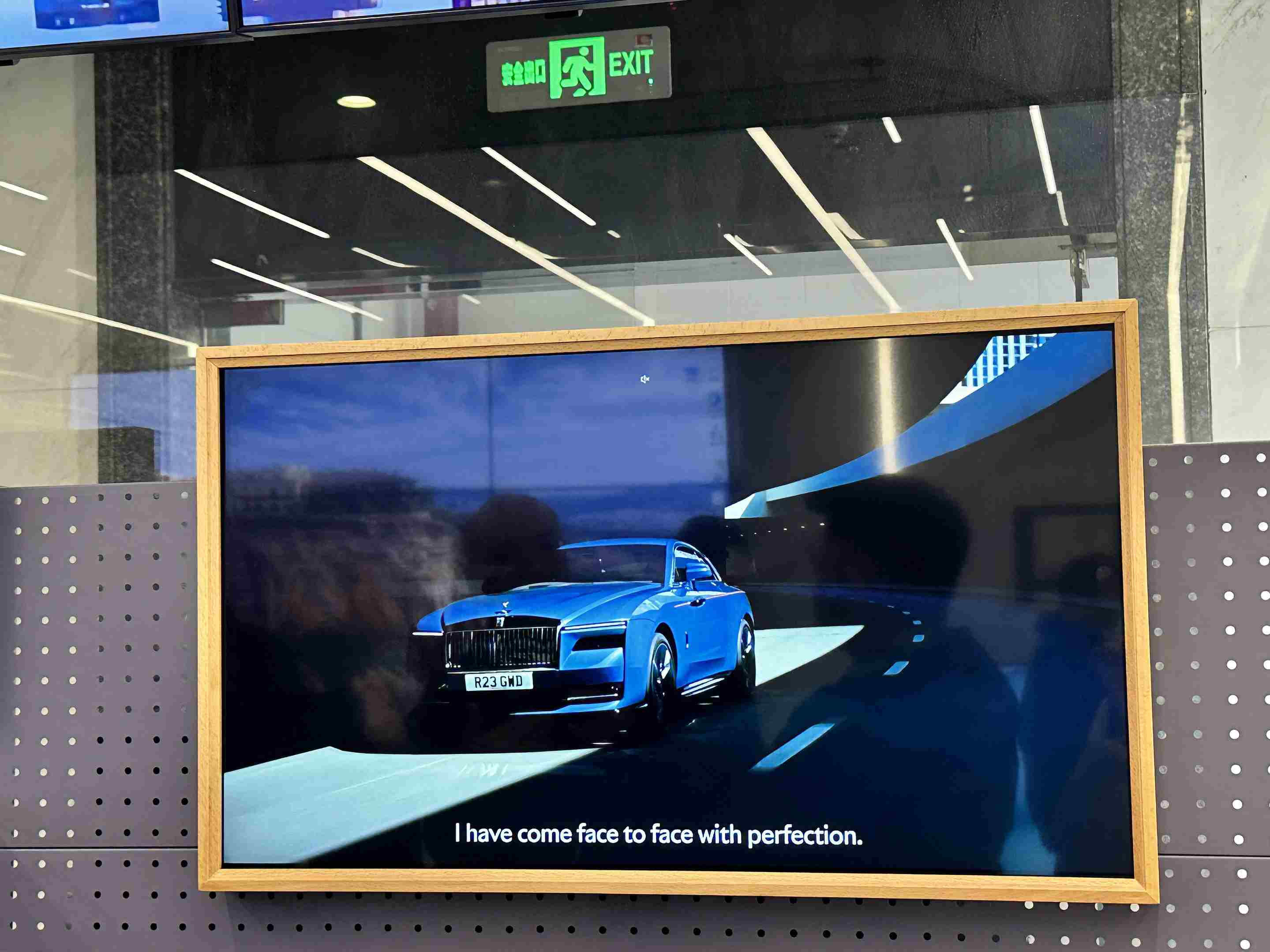 WiFi Thin Mount Mount Digital Signage Menampilkan Bingkai Seni 18.5/21.5/32/43/55/65